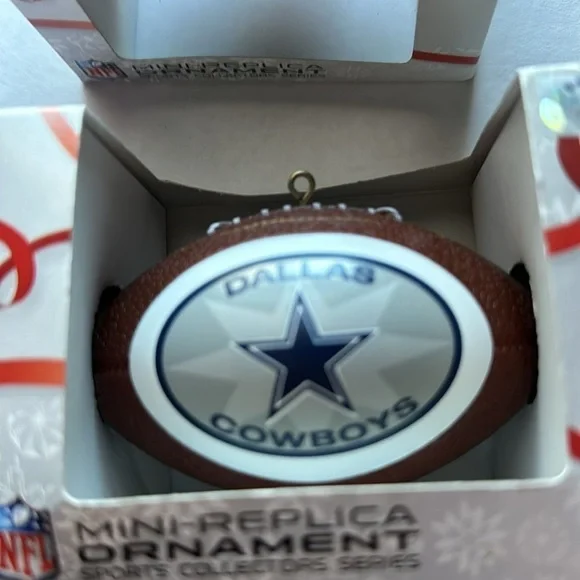 Dallas Cowboy collector series, football ornaments officially licensed, NFL NWT - Picture 6 of 6